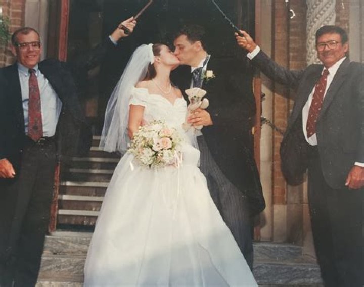 Huey Lewis's Marital History Revealed
