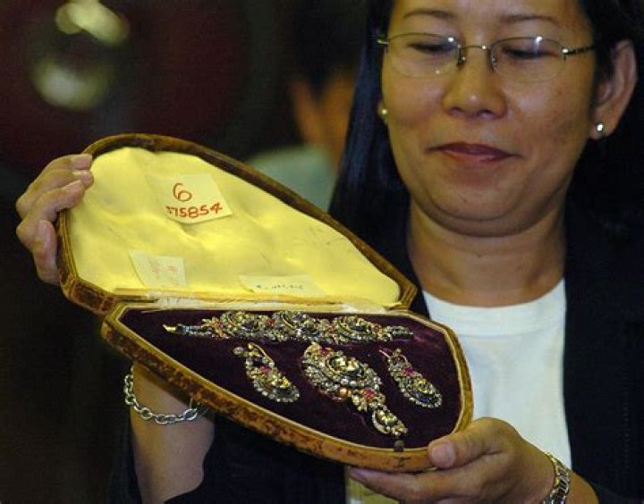 Unveiling The Secrets Of Imelda Marcos' Staggering Net Worth
